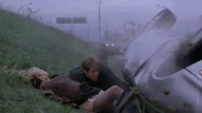 Кадр из фильма Автокатастрофа, 1996 г.